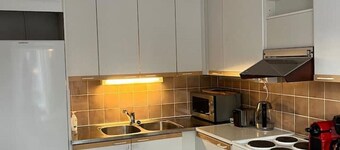 TopFloor Studio | Park View | Metro | 10min to Sea