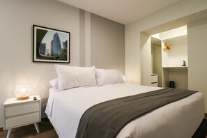 2 室のベッドルーム、アイロン / アイロン台、WiFi、ベッドシーツ