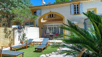 Superior House | Terrace/patio