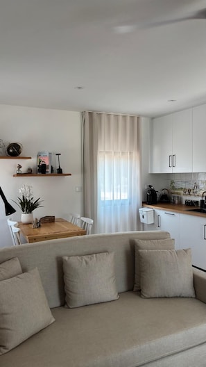 Ribatejo | 1 bedroom, blackout drapes, iron/ironing board, free WiFi