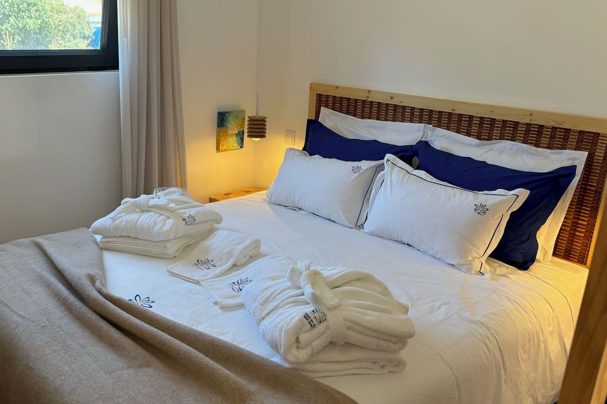 1 bedroom, individually furnished, desk, laptop workspace