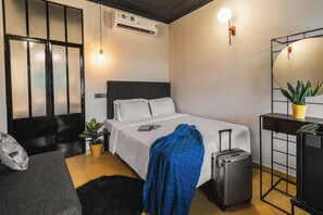 ベーシック ダブルルーム 禁煙 | 1 室のベッドルーム、セーフティボックス (室内)、アイロン / アイロン台、WiFi (無料)