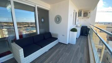 Comfort Apartment, 2 Bedrooms, Sea View | Terrace/patio