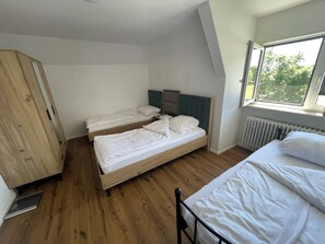 1 bedroom, WiFi, bed sheets