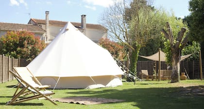 TIPI TENT INSOLITE "le Prez des îles" (The Prez of the islands)