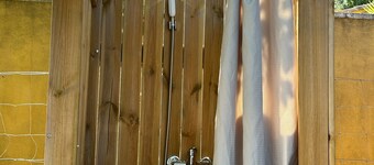 TIPI TENT INSOLITE "le Prez des îles" (The Prez of the islands)