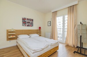 Deluxe Apartment | 2 bedrooms, desk, iron/ironing board, free WiFi