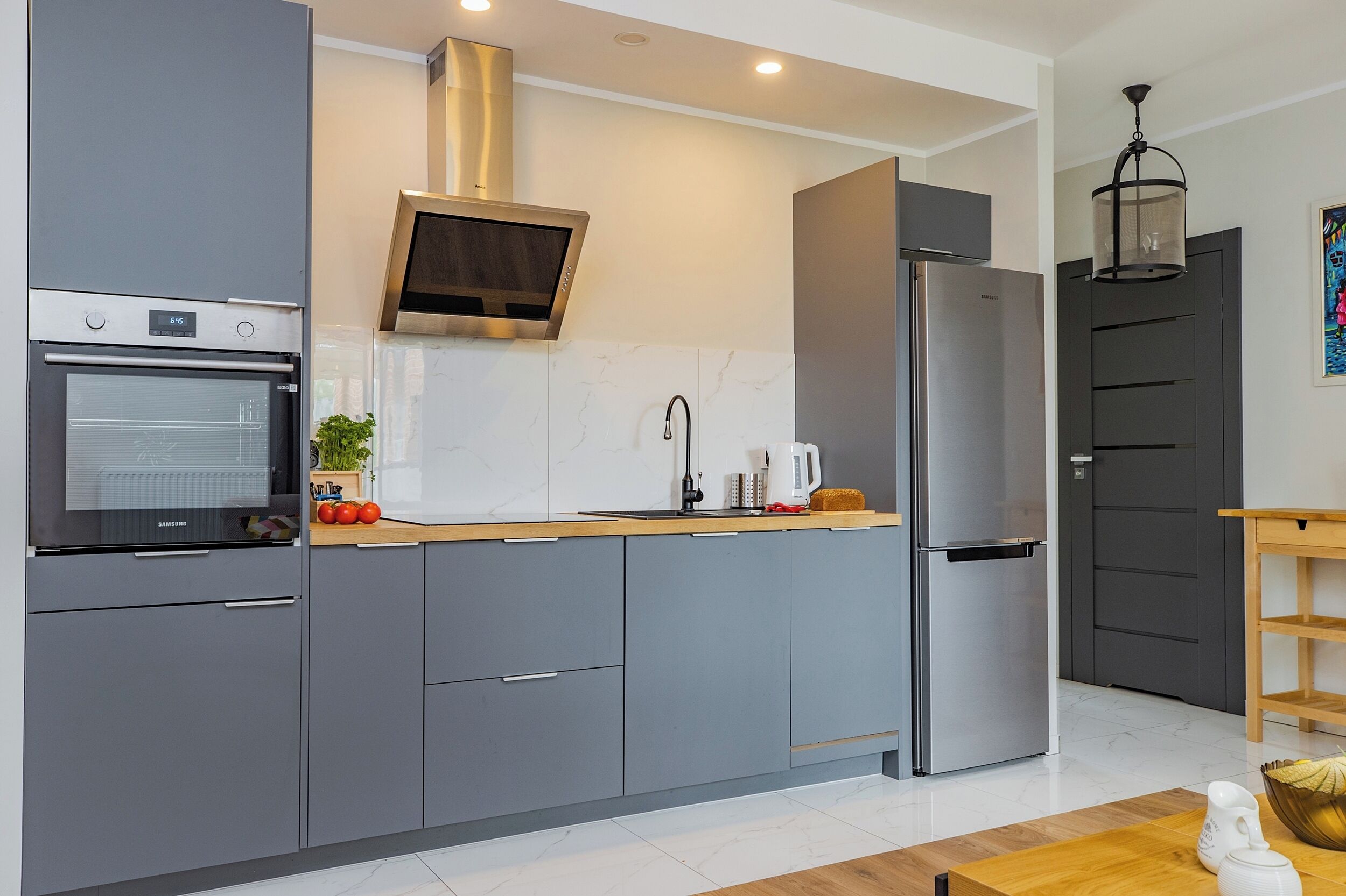 Deluxe Apartment | Private kitchen | Full-size fridge, oven, stovetop, dishwasher
