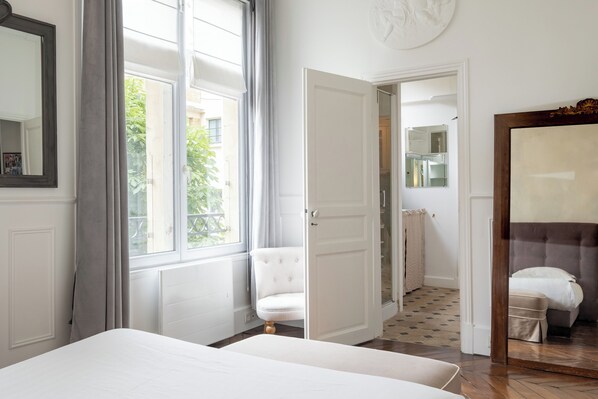 2 bedrooms, WiFi, bed sheets - La Muette Nostalgia, by Veeve (Paris)