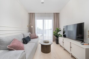 Living room - Wroclaw Apartment With Bathub by Renters (Wroclaw)