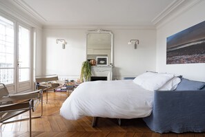 2 bedrooms, desk, iron/ironing board, WiFi - 2 BD lovely APT facing Canal St Martin sleeps 6! (Paris)