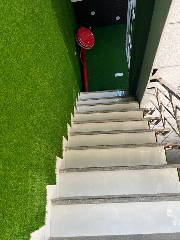 Staircase - Hotel Neki & Restaurant (Meerut)