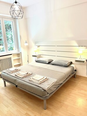 2 chambres, bureau, fer et planche à repasser, Wi-Fi gratuit