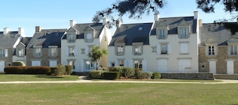 5-minute walk to the Port du Crouesty