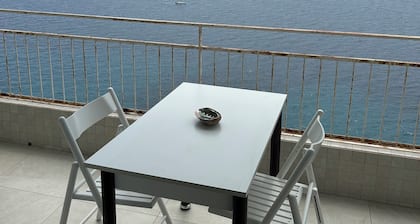 Schönes 1 Zimmerappartement mit Meerblick
