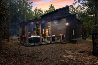 Vacana: Lost in Nature, Deck, Hot Tub, Fire Pit