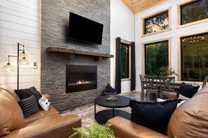 Smart TV, fireplace, offices