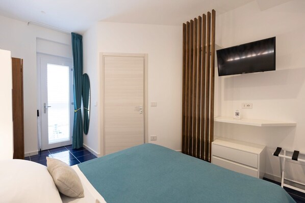 Junior Apartment, 1 Bedroom, Kitchenette, Courtyard View | 1 bedroom, premium bedding, down comforters, memory foam beds - Venart By Anreale Rooms (Capaccio-Paestum)