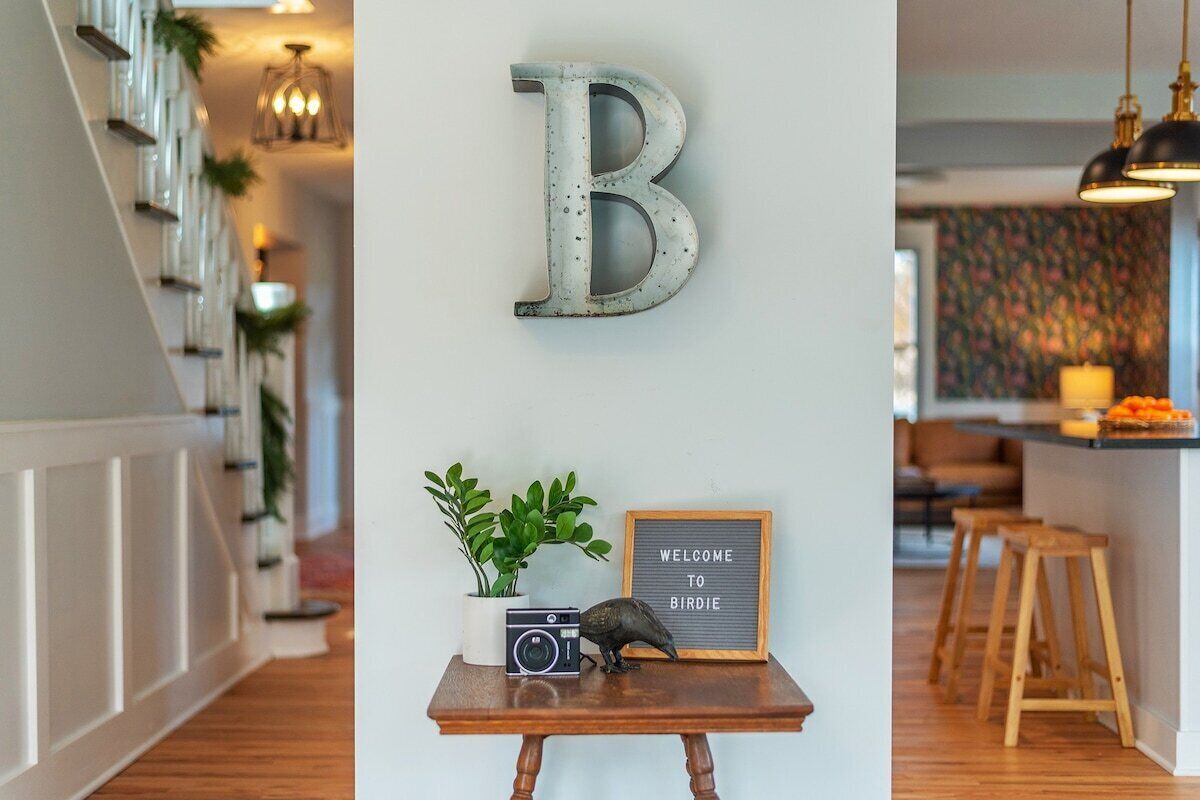 Cozy Farmhouse - 10 min to AVL!