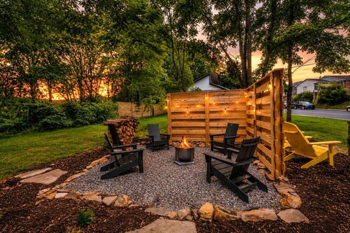 Steps Away Cottage   • Hot Tub, Fire Pit, Downtown