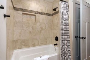 Shower, hair dryer, towels, shampoo - Birdsong Cottage | Gorgeous Lake Junaluska Retreat (Waynesville)