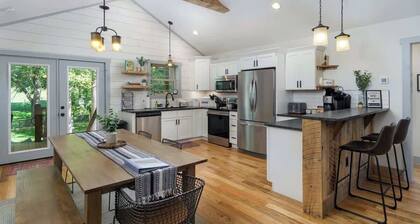 Birdsong Cottage | Gorgeous Lake Junaluska Retreat