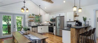 Birdsong Cottage | Gorgeous Lake Junaluska Retreat