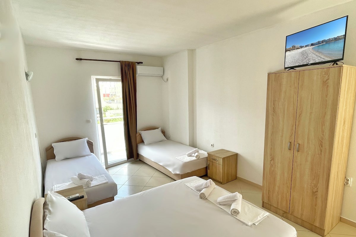 1 bedroom, free WiFi, bed sheets
