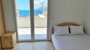 Classic Studio, Sea View | Free WiFi, bed sheets