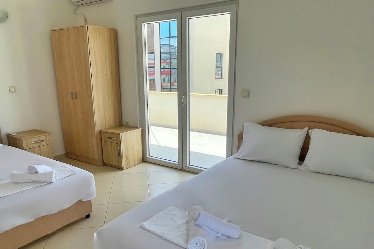 1 bedroom, free WiFi, bed sheets