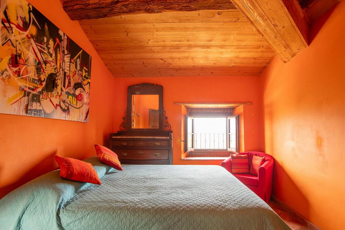 Blackout curtains, soundproofing, free WiFi, bed sheets