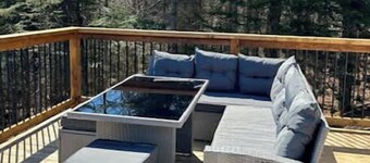 Cozy Chalet with Breathtaking Mountain View