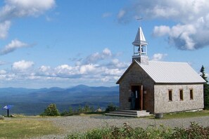 Point of interest - Cozy Chalet with Breathtaking Mountain View (Notre-Dame-des-Bois)