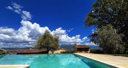 Authentic Tuscan Villa close to Florence - Stunning Swimming Pool - Wi Fi