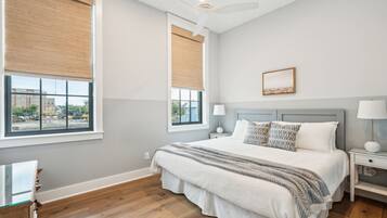 5 bedrooms, desk, iron/ironing board, WiFi