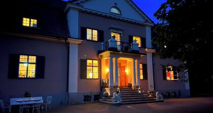Herrgårds Hotell Gyllene Hästen