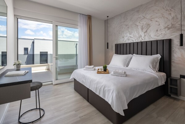 5 bedrooms, iron/ironing board, free WiFi, bed sheets