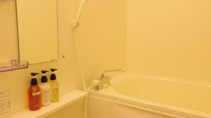 Twin Room | Bathroom - Minamiaso Nobara Inn (Minamiaso)
