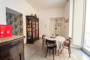 Apartment | Dining room