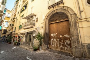Exterior - Sansevero Family Apartment by Wonderful Italy (Naples)