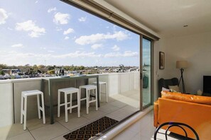 TV - Fabulous Fitzroy with Parking (Fitzroy North)