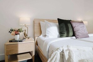 2 bedrooms, iron/ironing board, travel cot, WiFi