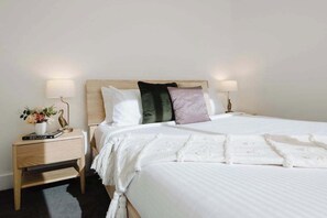 2 chambres, fer et planche à repasser, lit de bébé portatif, Wi-Fi