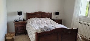 2 Schlafzimmer, Bügeleisen/Bügelbrett, Bettwäsche