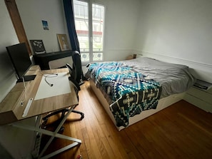 1 chambre, fer et planche à repasser, Wi-Fi, draps fournis