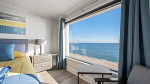 2 bedrooms, iron/ironing board, Internet - Beautifully Decorated Direct Oceanfront 2 Bedroom Condo (Ocean City)