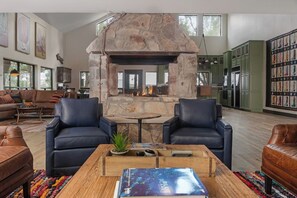 TV, fireplace, video games, books - Summer Fun | Pool+Hot Tub+Fire Pit+Stargazing (Wimberley)