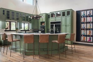 Fridge, microwave, oven, stovetop - Summer Fun | Pool+Hot Tub+Fire Pit+Stargazing (Wimberley)