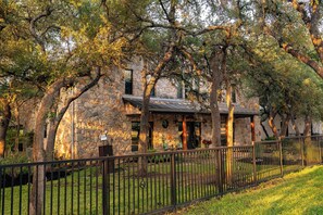 Exterior - Luxury in Wimberley | Pool+Pickleball+Party Barn (Wimberley)