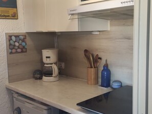 Jääkaappi, mikroaaltouuni